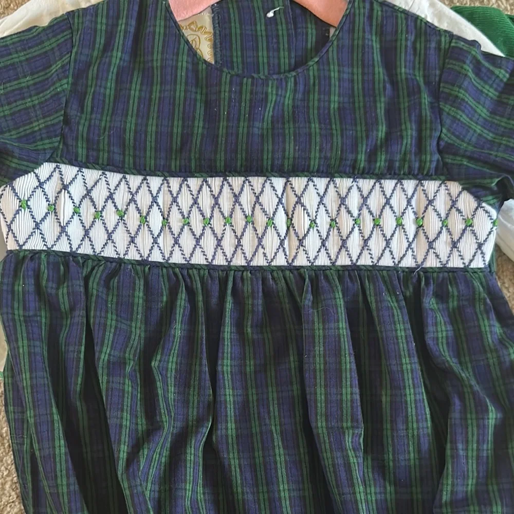 EUC The Beaufort Bonnet Co. navy & green Plaid smocked bubble romper 2t